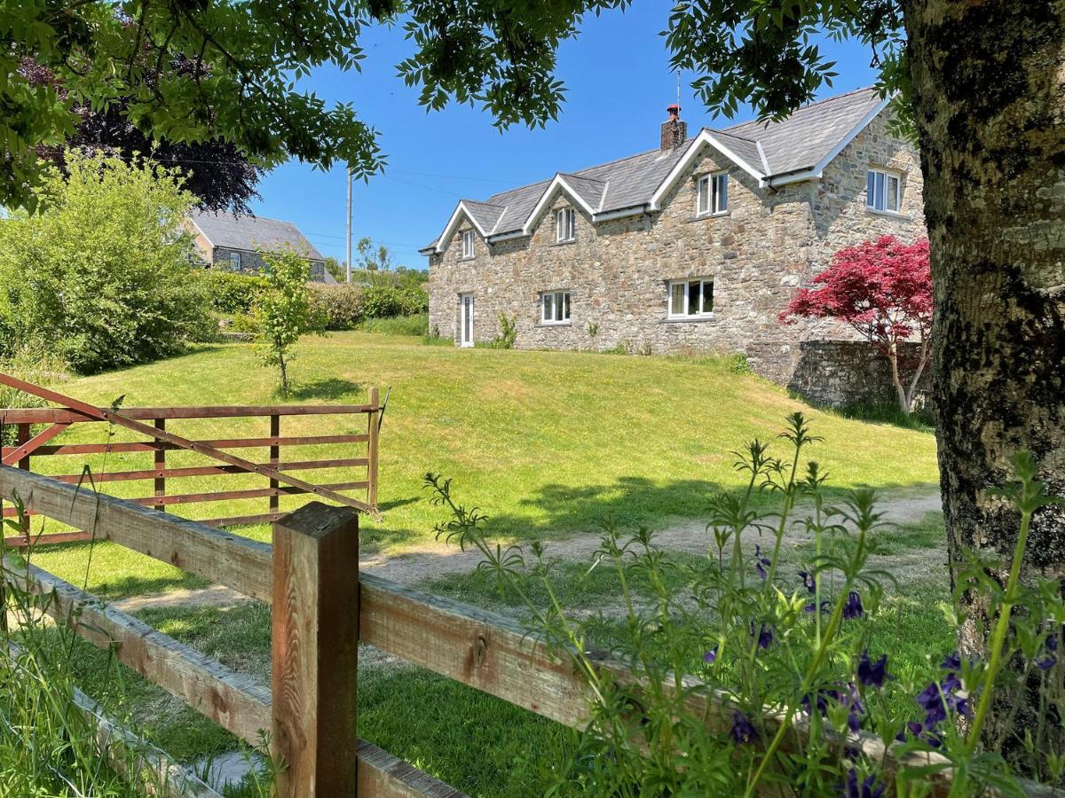 Maesyfelin Isaf B&B Llanybyther Exterior foto